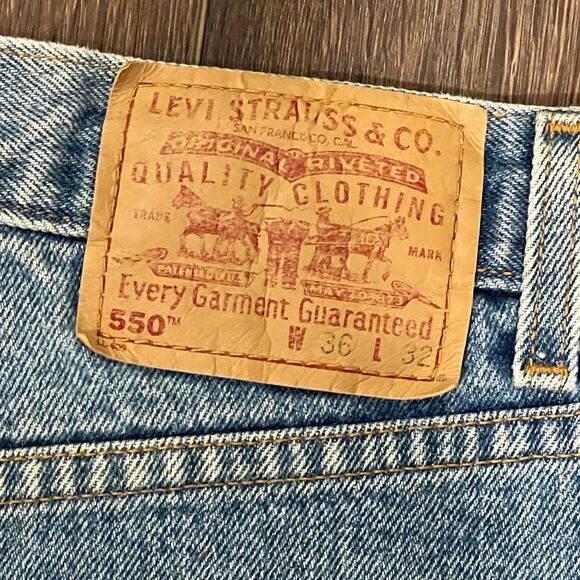 VINTAGE Levis Jeans Mens 36x32 Blue 550 Relaxed Fit Red Tab 90s Raw Hem - Picture 10 of 11